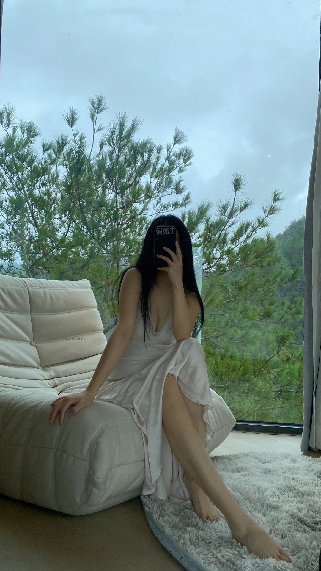 俏妞qiaoniuTT – 白色吊带睡裙【9P】